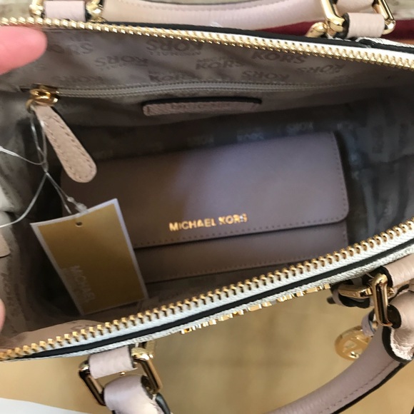 Authentic Michael Kors medium Ciara handbag&wallet - Picture 5 of 8